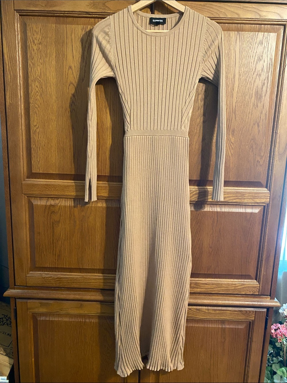 Express Ribbed Long-Sleeve Midi Dress in Beige/Tan